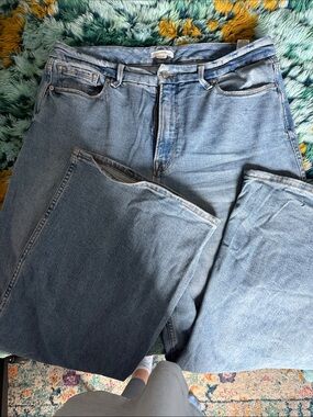 Good American Wide-Leg Jeans